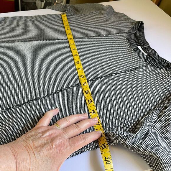 J.Jill size PM knit loose fit scoop neck knit top or sweater. - Picture 7 of 10